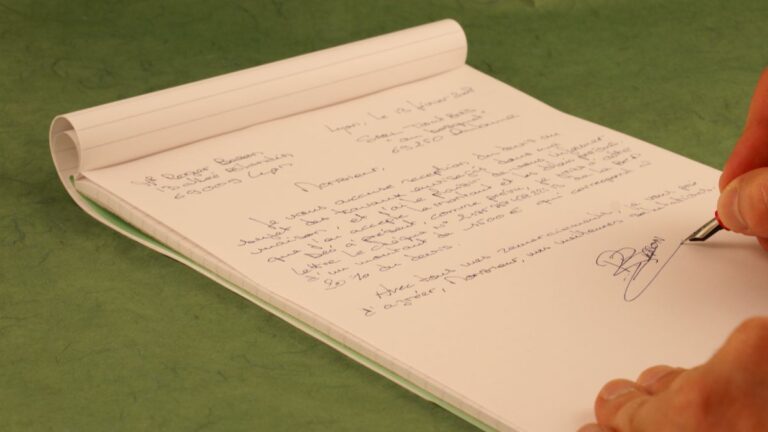 Lettre de démission manuscrite ou informatisée ? Nos conseils